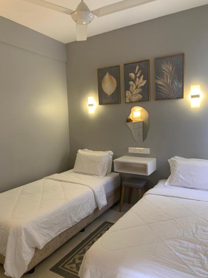 Dnaura Homestay Batu Buruk Terengganu Куала Теренгану Екстериор снимка